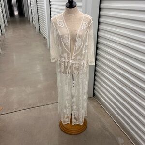 Elegant White Lace Kimono Cardigan